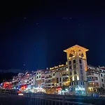 Royal Towers T&k Apartment *