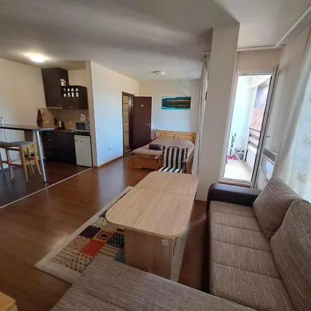 Royal Towers T&k Apartment *