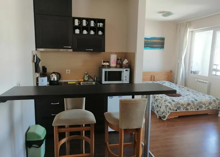 Royal Towers T&k Apartment *