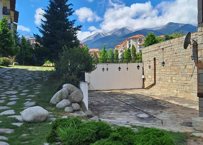 Royal Towers T&k Apartment